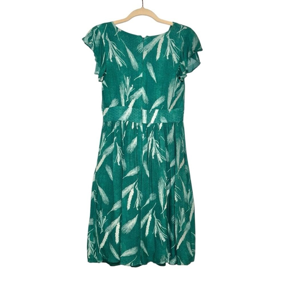 MODCLOTH Leaf Print Mini Dress. Size Small - Picture 3 of 10